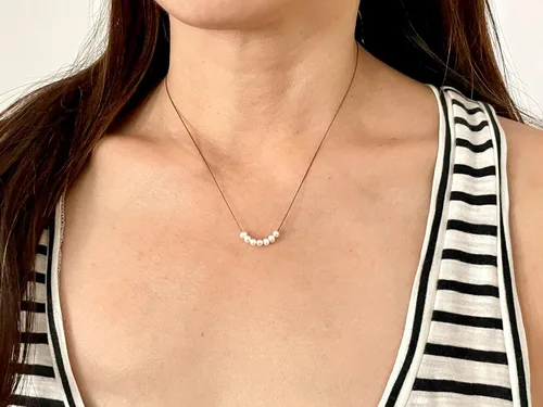 Vista 3 de Seven Cultured Freshwater Pearl Silk String Wish Necklace