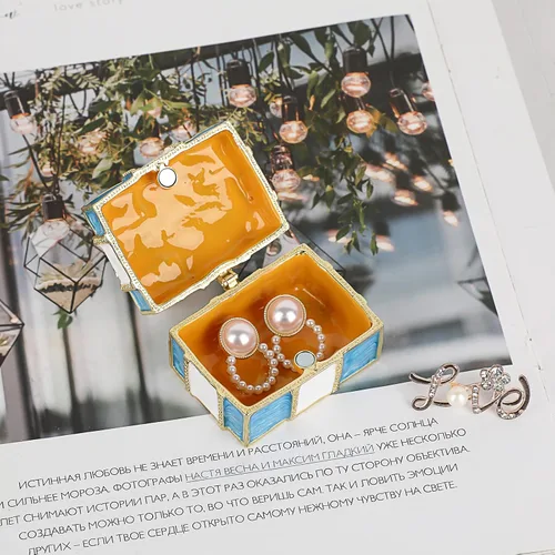 Vista 5 de ELLDOO Mini caja de baratijas, caja de regalo con nudo de lazo, caja de recuerdo estilo caja de recuerdo vintage de metal esmaltado con bisagras