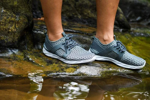 Vista 4 de FROGG TOGGS Women's Shortfin Premium Water Draining Quick-Drying Sport Shoe