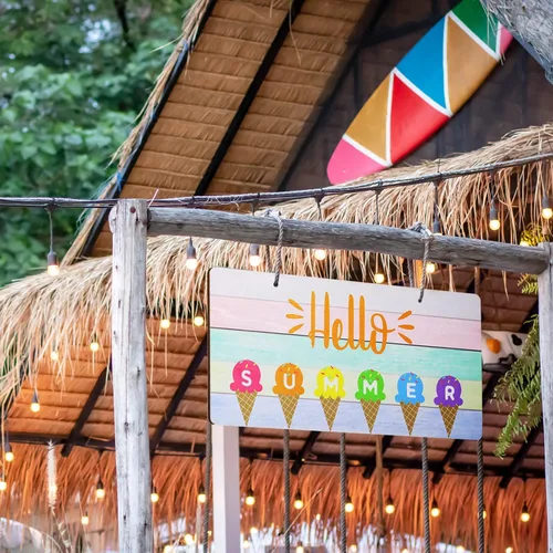 Vista 2 de Letrero decorativo para puerta con texto en inglés «Hello Summer» para colgar en la playa, con temática de helado, colgador de puerta de madera