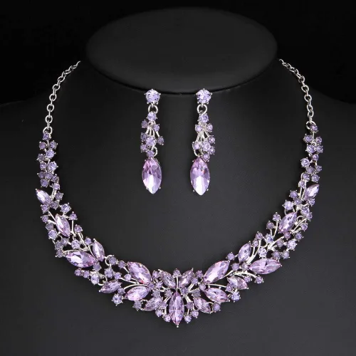 Vista 2 de Molie Collar y aretes de boda de cristal austriaco con diamantes de imitación para mujer (morado claro)