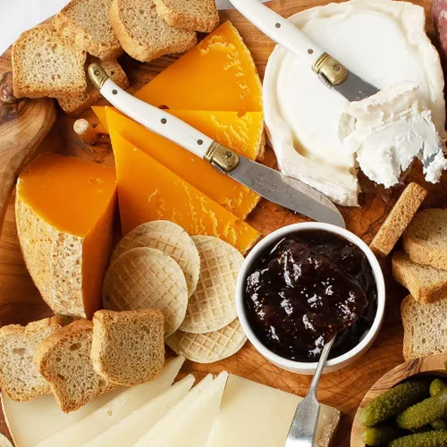 Vista 2 de Queso Mimolette envejecido 6 meses por Isigny- Whole Wheel (7.2 libras)