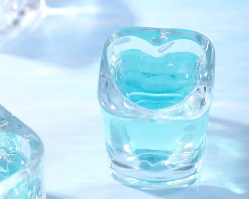 Vista 3 de Vasos de chupito con forma de corazón Srgeilzati, lindos accesorios para carrito de bar Decoración para carrito de bar 2oz (6, Transparente)