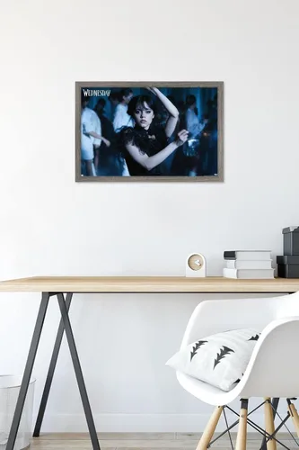 Vista 6 de Trends International Wednesday - Póster de pared de baile, 14.72 x 22.37 pulgadas, versión enmarcada de madera de granero Versión enmarcada Barnwood