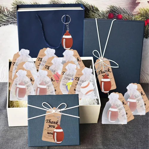 Vista 5 de CiciBear Paquete de 60 recuerdos de fiesta de fútbol con 20 llaveros de fútbol, 20 etiquetas de agradecimiento y 20 bolsas de regalo para fiestas
