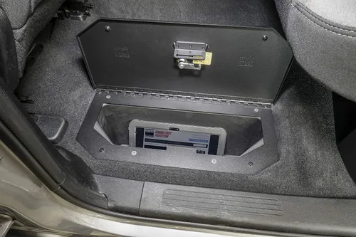 Vista 8 de Tuffy Productos de Seguridad - Tapa con Candado En el suelo para Camiones RAM 2019-2023