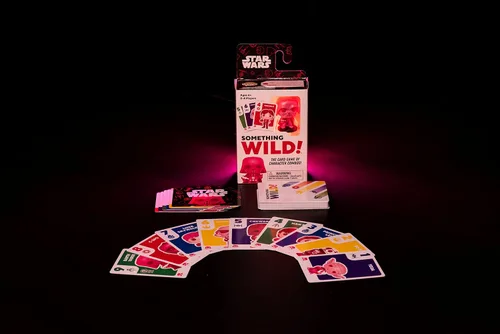 Vista 7 de Funko Something Wild! Star Wars con Darth Vader Pocket Pop! Juego de cartas para 2-4 jugadores a partir de 6 años