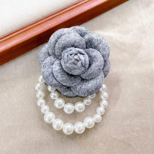 Vista 2 de Broches de lana con borlas de flores de camelia delicadas, broche clásico para bodas, fiestas, banquetes de baile para mujeres, delicados