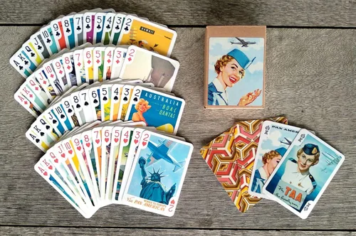 Vista 3 de Carteles de aviación vintage para jugar a las cartas (baraja de póquer 54 cartas todas diferentes) Carteles de viaje retro vintage Avia avión azafata