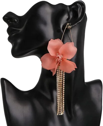 Vista 3 de Xerling Aretes colgantes de pétalos de flores bohemias cadena de diamantes de imitación de oro con borlas flecos de resina acrílica aretes florales