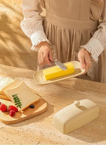 Vista 6 de Sweese Mantequillera con tapa, manteca de porcelana, soporte para mantequilla de 7.8 pulgadas con cubierta de asa, recipiente de mantequilla Beige