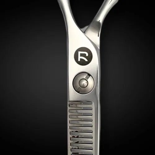 Vista 7 de Saki Kotaro - Juego de tijeras de corte de pelo de 5.5 pulgadas para peluqueros y peluqueros profesionales, incluye tijeras para el cabello