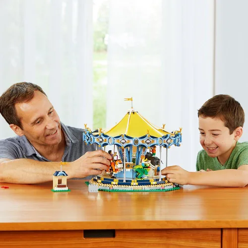 Vista 4 de LEGO Creator Expert Carousel 10257 Kit de construcción (2670 piezas)