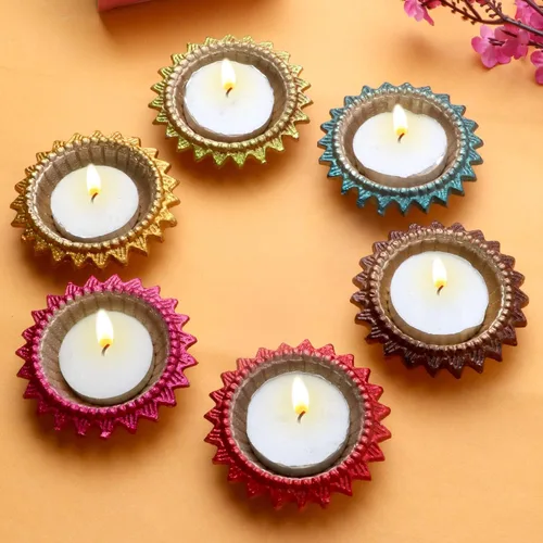 Vista 2 de SATVIK 2 piezas Multicolor Surya Metal Diya Floral Lotus Flower Shape Tea Light Holder Lámpara de aceite Navidad Interior Hogar Mandir Pujan Pooja