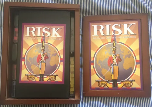 Vista 2 de Hasbro Risk in Vintage Wood Book Edition