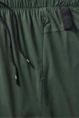 Vista 27 de Fabletics The One - Pantalón corto para hombre (forro), entrenamiento, natación, ligero, de secado rápido, bolsillo con cremallera, tejido elástico