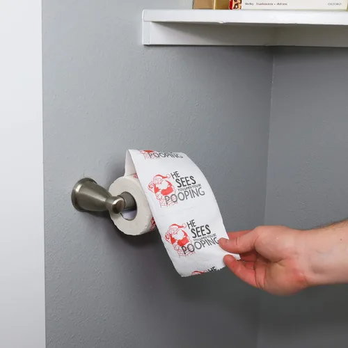 Vista 5 de Rollo de papel higiénico navideño con texto en inglés «He Sees You When You're Pooping», divertido papel higiénico, divertido regalo de Feliz