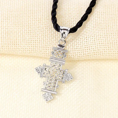 Vista 3 de Collar con colgante de cruz etíope cadena plateada joyería