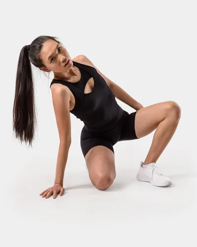 Vista 3 de Kamo Fitness Featherlite Enhance - Pantalones cortos de ciclismo para mujer, 6 pulgadas, sin costuras frontales, tela suave y ligera, levantamiento