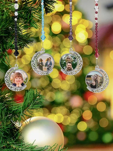 Vista 5 de Jovivi Adorno colgante de auto con foto personalizada, imagen personalizada, colgante de impresión a todo color con cuentas de cristal negro, dije