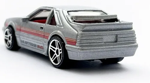 Vista 6 de Hot Wheels Mustang SVO '84, HW: Los años 80 2/10