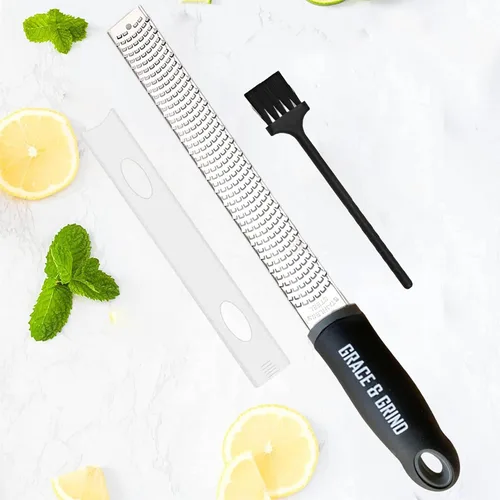 Vista 7 de 2-en-1 DISEÑADO POR CHEFS Rallador de Limón y Queso Parmesano y Triturador de Alimentos - Herramienta Esencial de Rallador para la Cocina, Perfecto