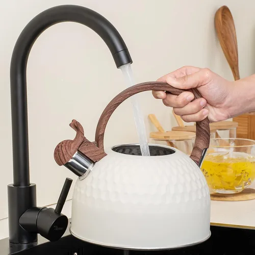 Vista 3 de Whistling - Tetera de acero inoxidable con mango anticalor de grano de madera, cubierta cilíndrica de acero inoxidable de grano de madera, 2.6