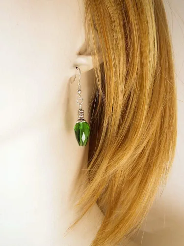 Vista 7 de Pendientes perforados de cristal con bombilla de árbol de Navidad verde con alambres de oreja de plata esterlina