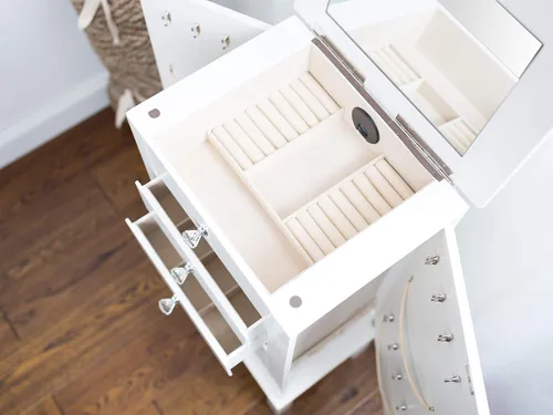 Vista 5 de Hives and Honey Kimberly Jewelry Armoire - Organizador de almacenamiento blanco moderno con cajones divididos y ganchos para collares, diseño