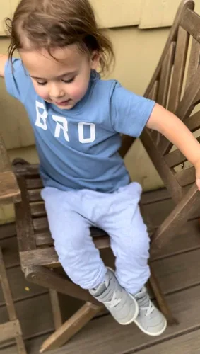Vista 4 de Kislio Conjunto de 2 piezas de ropa de bebé niño de manga corta con estampado de letras Bro y pantalones casuales