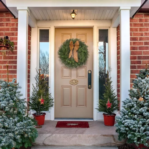 Vista 6 de Casafield Corona de Navidad artificial de abeto de 24 pulgadas, decoración navideña, 200 puntas de PVC para puerta delantera, ventana o mantel