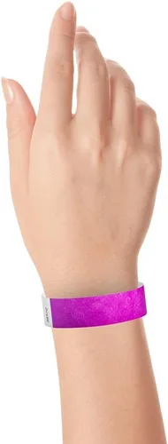Vista 4 de 100 pulseras Tyvek moradas Pantone de WristCo para eventos - Pulseras de papel cómodas resistentes a desgarros, bandas de identificación para muñeca