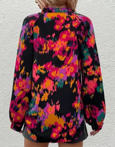 Vista 4 de KAYWIDE Blusas holgadas con cuello en V y manga larga para mujer, estilo bohemio, con estampado abstracto y a la moda