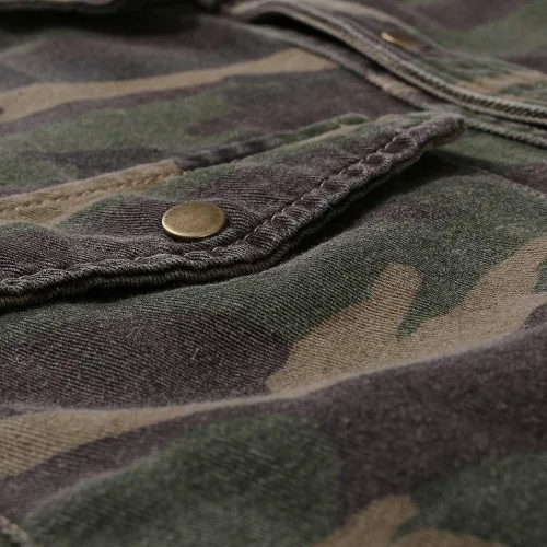 Vista 5 de chouyatou Camisa de manga cortalarga con botones y estampado de camuflaje para hombre