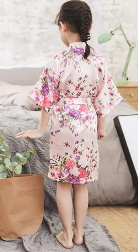 Vista 2 de Bata de kimono floral de flores de cerezo, bata de seda para fiesta nupcial, camisón para niñas