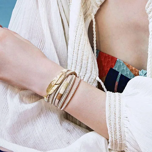Vista 2 de Leather Wrap Bracelet Set 3Pack Wrist Cuff Bracelet for Women Multilayer Magnetic Clasp Bracelet Feather Tree Bead Crystal Bracelet