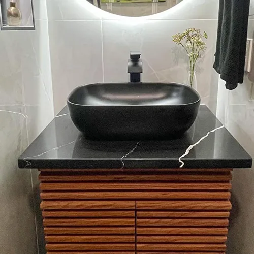 Vista 2 de Fregadero de Recipiente Negro Rectangular, 45,7x33 cm Encimera de Cerámica de Porcelana para Baño con Combo de Grifo y Drenaje