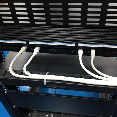 Vista 6 de Barra de gestión de cables horizontal de 19 pulgadas para montaje en rack de 19 pulgadas, barra transversal de cable horizontal ajustable