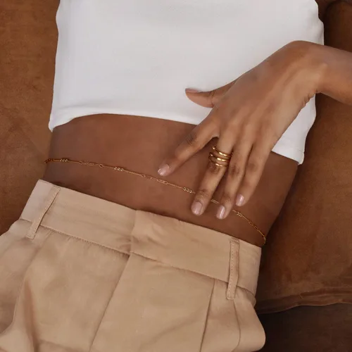 Vista 3 de Cadena de cuerpo minimalista para bikini de playa de oro de 18 quilates, cadena de vientre ajustable con dijes, joyería de moda hecha a mano