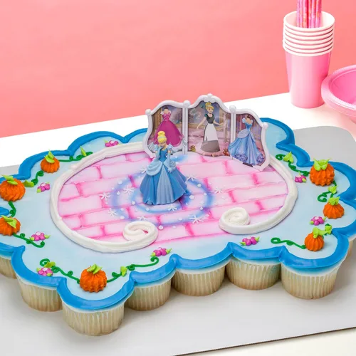 Vista 7 de DecorSet® Disney Princess Cenicienta Transforms Decoración para pastel, juego de 4 piezas para pastel de cumpleaños con figura y pegatinas de vestido