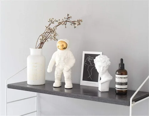 Vista 8 de Uterstyle Figura de astronauta de cerámica, estatua de astronauta, jarrón temático aeroespacial, manualidades, decoración del hogar, regalo de Dorado