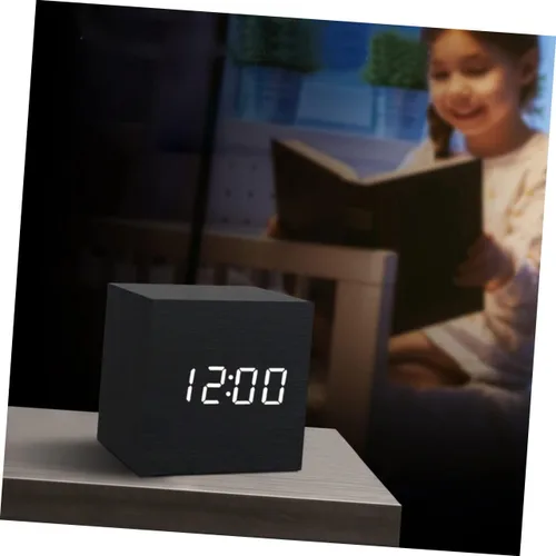 Vista 2 de Holibanna Batería LED de madera reloj de escritorio puertos de carga pequeño digital para oficina en casa