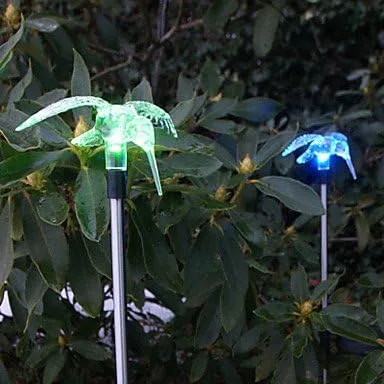 Vista 3 de Luz de estaca de jardín de estilo colibrí que cambia de color solar