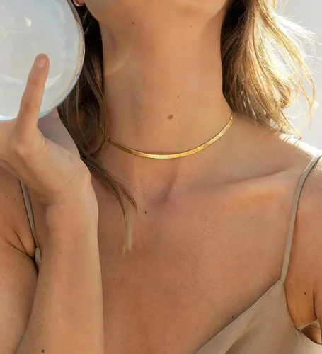 Vista 2 de Fiusem Collar de oro para mujer collar de cadena de espiga chapada en oro de 14 quilates gargantilla de cadena de serpiente dorada para mujer