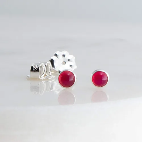 Vista 31 de Aretes pequeños de plata de ley para cartílago, tragus, hélix, múltiples piercings hipoalergénicos, piedra natal para mujer, juego de bisel