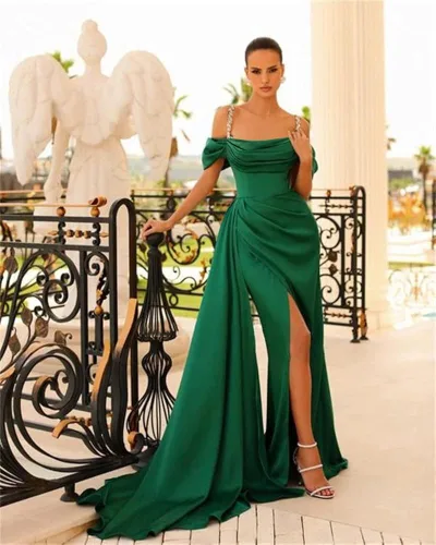 Vista 4 de Vestidos de graduación de satén con hombros descubiertos vestido de novia de sirena con lentejuelas tirantes y abertura alta vestido de novia
