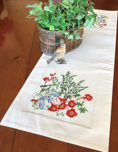 Vista 2 de Camino de mesa con muelles de miel y vinos, 36.0 in, camino de mesa bordado, decoración de mesa de primavera