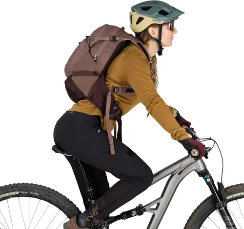Vista 13 de Osprey Raven 14L Mochila de ciclismo de montaña para mujer con depósito hidráulico
