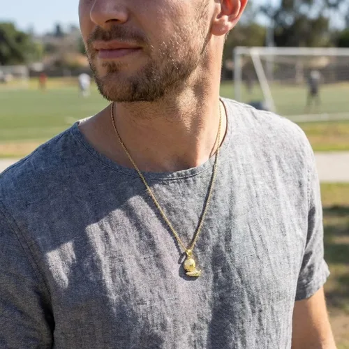 Vista 6 de Charm America - Colgante de pelota de fútbol y tacos de fútbol - Oro macizo de 10 quilates - Gran regalo para hombres y mujeres