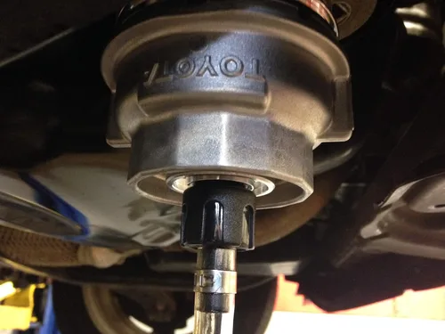 Vista 2 de CTA Tools Manguera de drenaje de aceite 2088, compatible con Lexus/Toyota